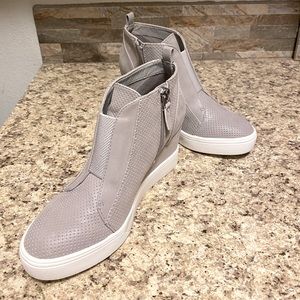 BRAND NEW Grey Wedge Booties - MIA Cristie-B (size 6)